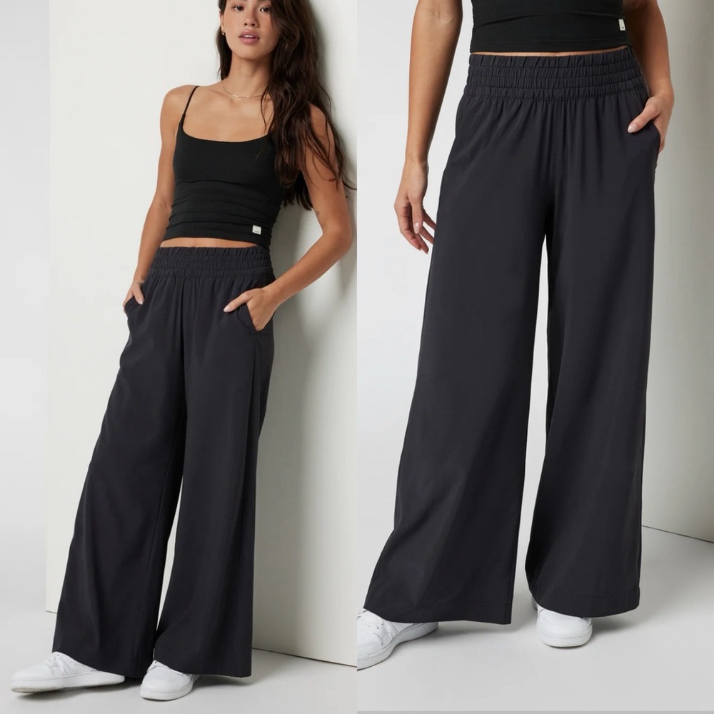 NWT Vuori Villa Wideleg Pant Short Length in Black Size Medium - Picture 1 of 12